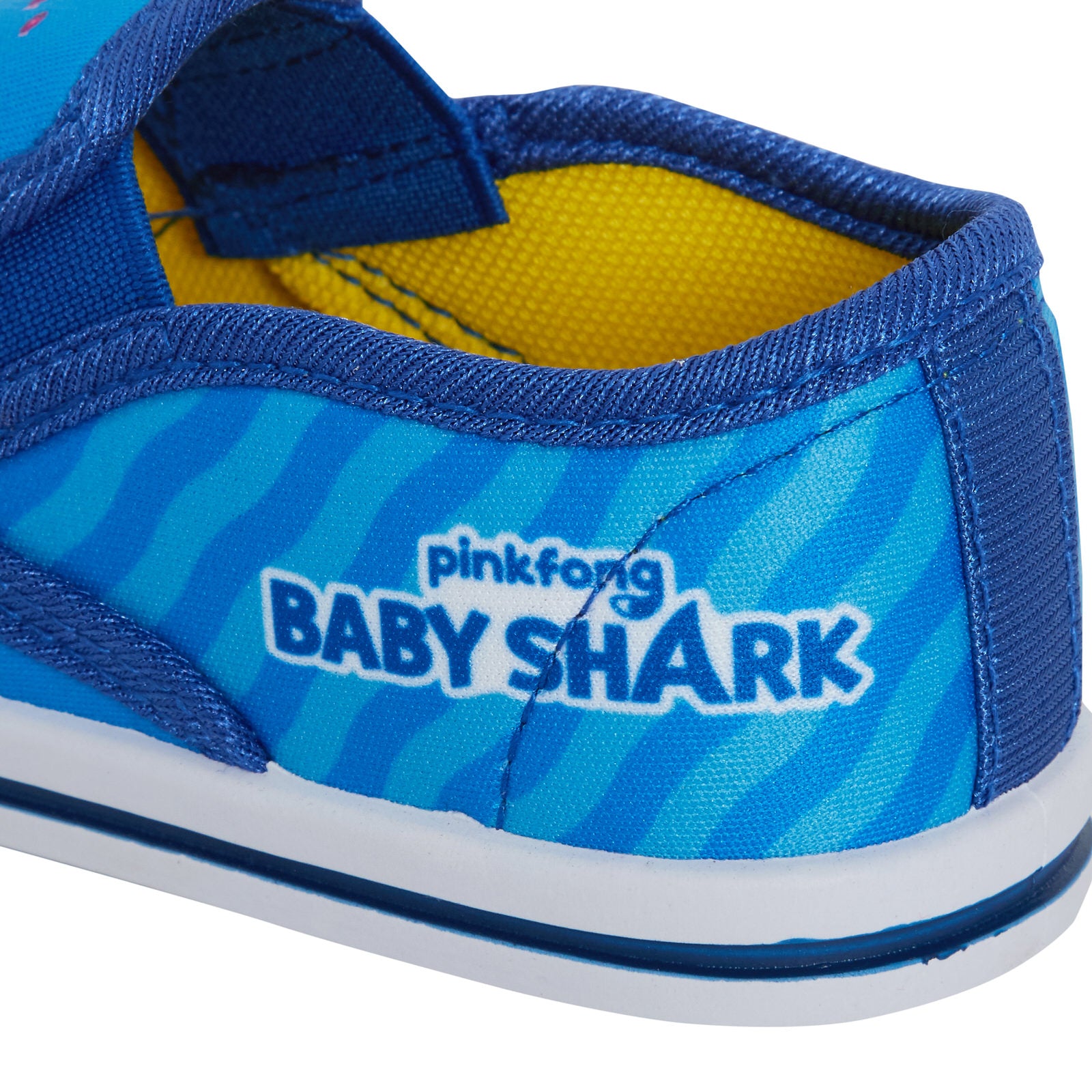 Boys Baby Shark Canvas Pumps Kids Slip On Summer Shoes Plimsoles Shark Trainers